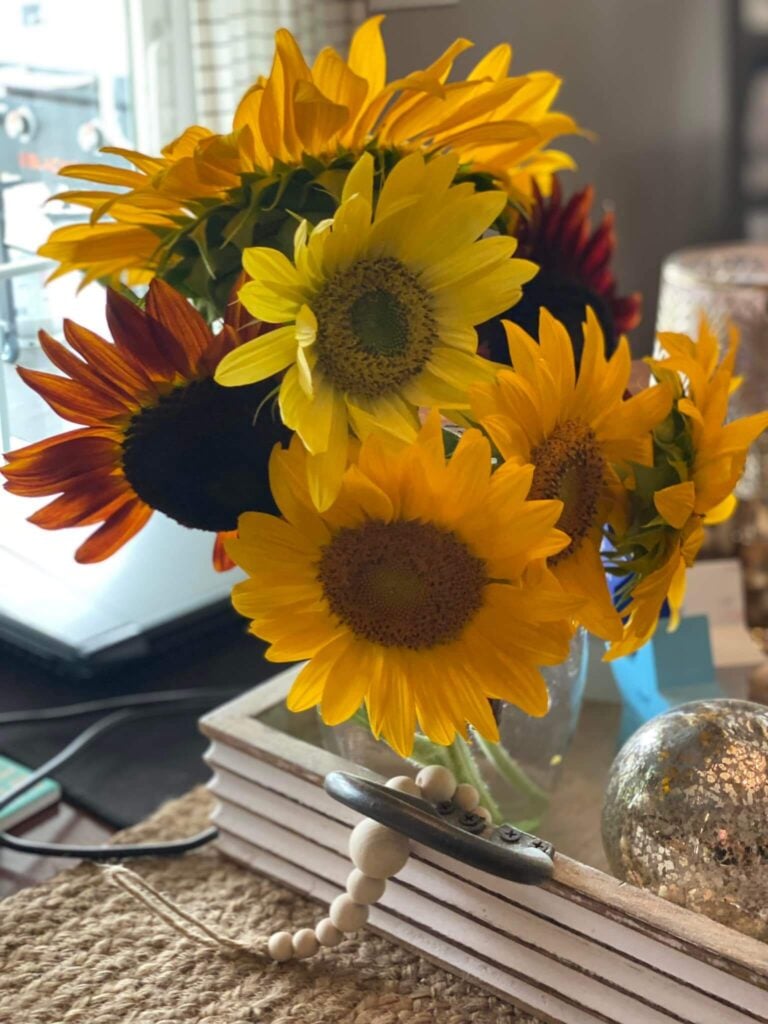 Sunflowers bouquet, light up the whole room